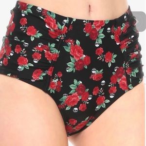 MEDIUM Hot Topic Skulls & Roses bikini bottoms